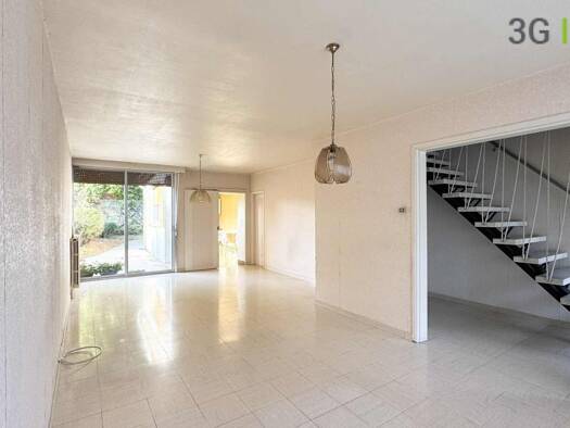 Maison à vendre 143 000 € 6 pièces 5 chambres 146 m² 376 m² de terrain Montplaisir-Sous Le Bois-Douzies-Faubourg Saint Quentin Maubeuge 59600