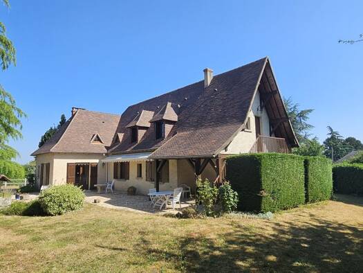 Maison à vendre 424 000 € 5 pièces 4 chambres 153 m² 2 570 m² de terrain Amboise 37400