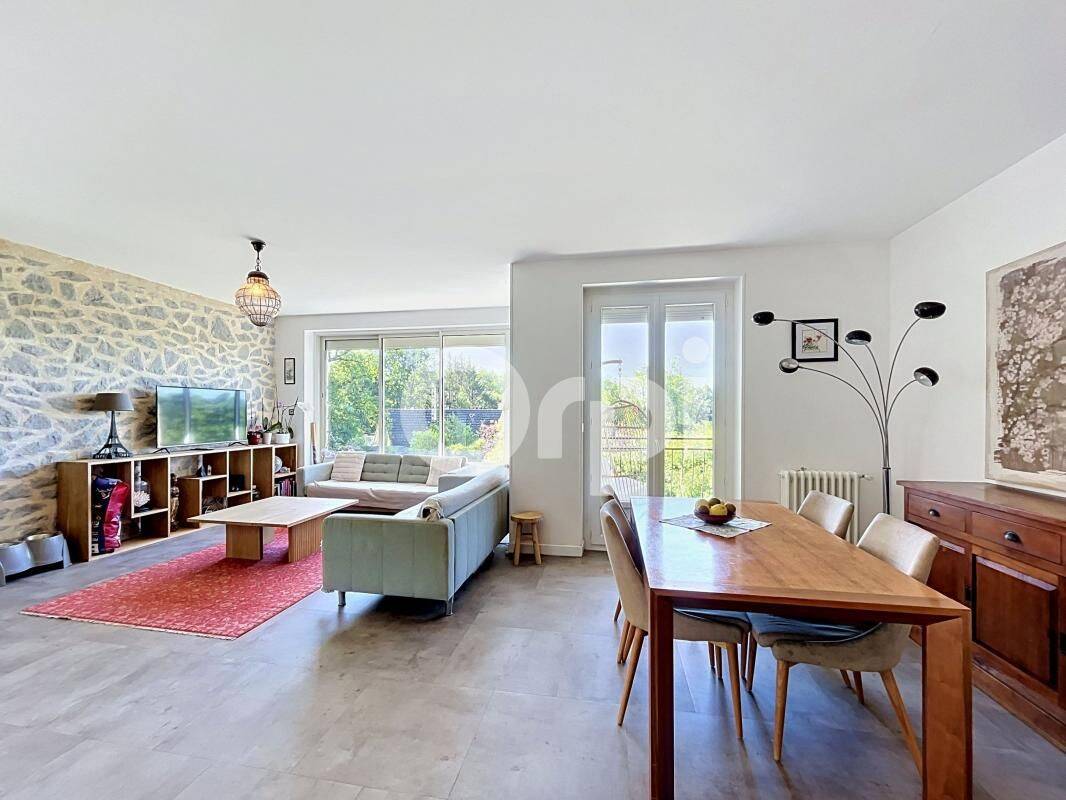 Maison 8 pièces 210 m² · à Brive-la-Gaillarde · 210 m² · 468 000 €
