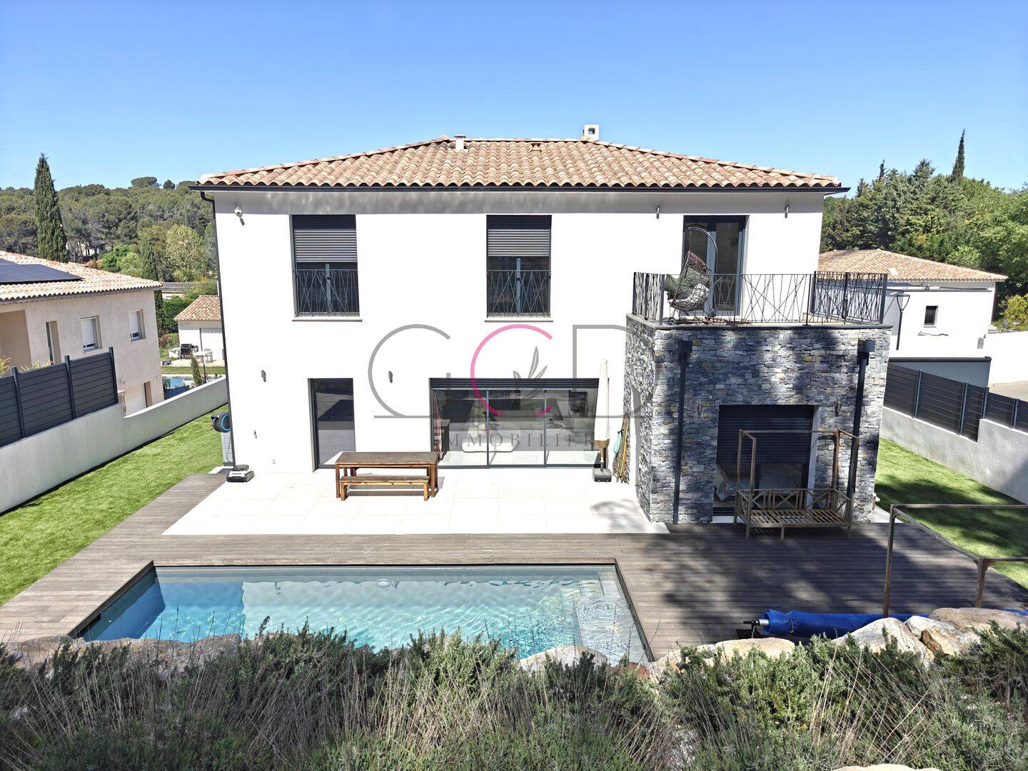 Maison 5 pièces 165 m² · à Ventabren · 165 m² · 990 000 €