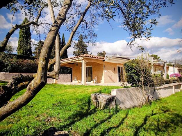 Maison de plain-pied à vendre 439 000 € 4 pièces 3 chambres 127 m² 2 574 m² de terrain Cerisaie-Pont d'Aups-Sainte Cile-Beaussaret Draguignan 83300