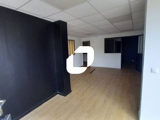 Local commercial à louer 1 290 € 56 m² de surface de vente Brigode-Ascq-Haute Borne Villeneuve-d'Ascq 59650