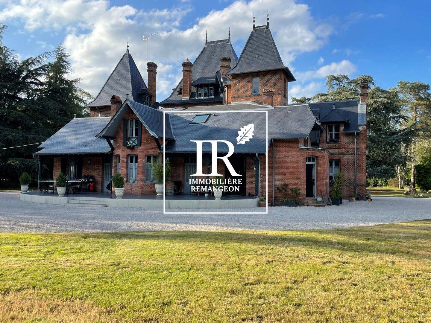 Maison 10 pièces 460 m² · à Nouan-le-Fuzelier · 460 m² · 2 226 000 €