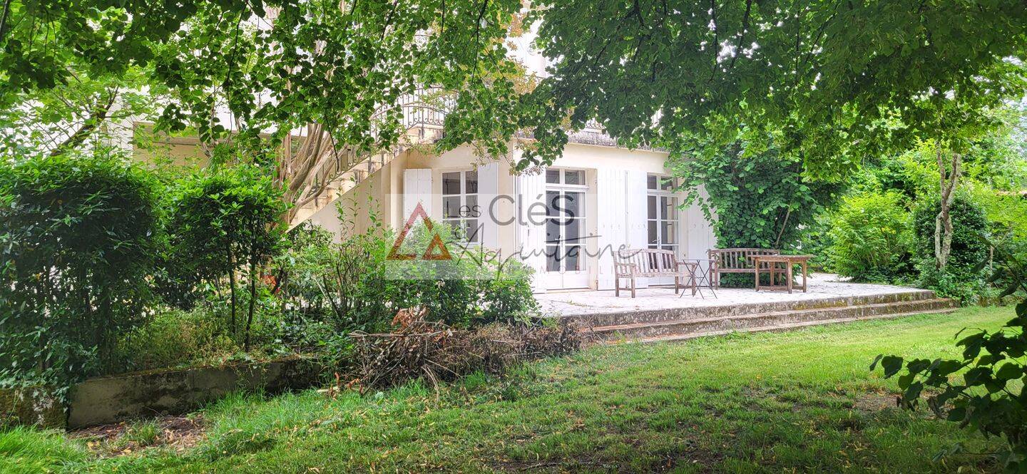 Maison 10 pièces 392 m² · à Illats · 392 m² · 634 400 €