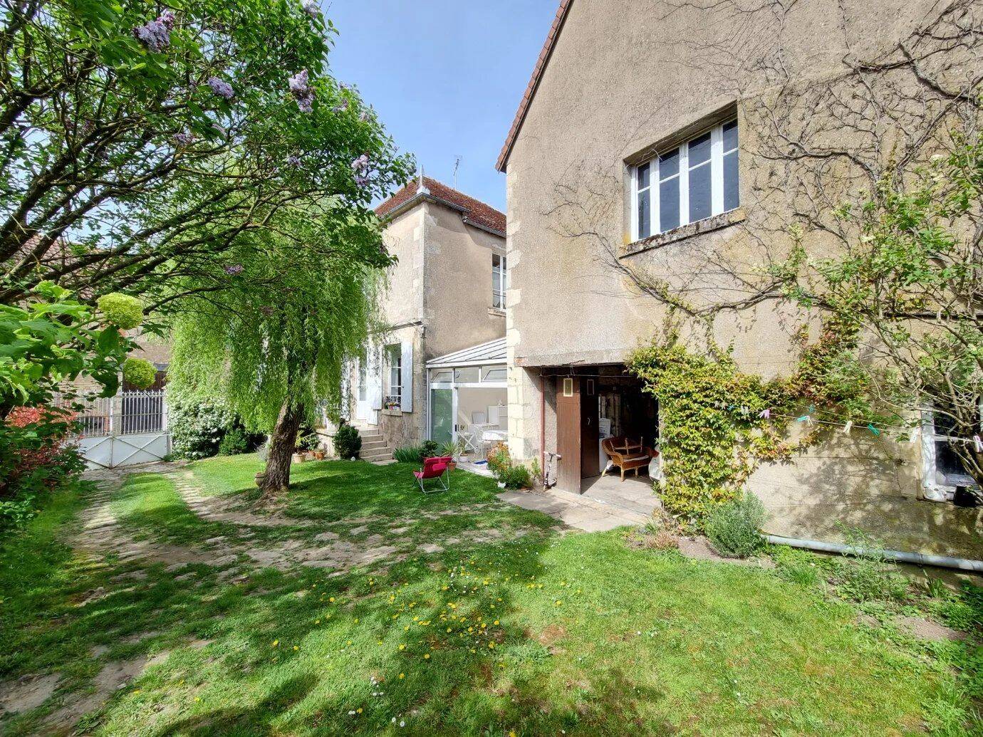 Maison 8 pièces 172 m² · à Varzy · 172 m² · 110 000 €