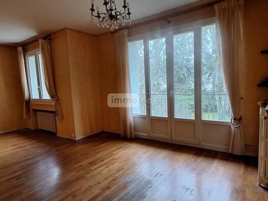 Appartement à vendre 85 200 € 3 pièces 2 chambres 69,8 m² 3 étages Montargis 45200