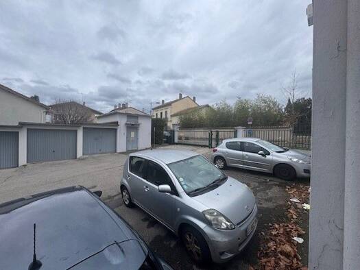 Local commercial à vendre 180 000 € 96 m² de surface de vente Cornavent Décines-Charpieu 69150