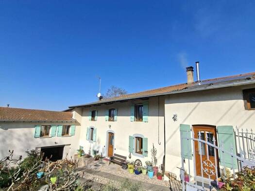 Maison à vendre 333 000 € 6 pièces 5 chambres 191 m² 2 270 m² de terrain Panissières 42360