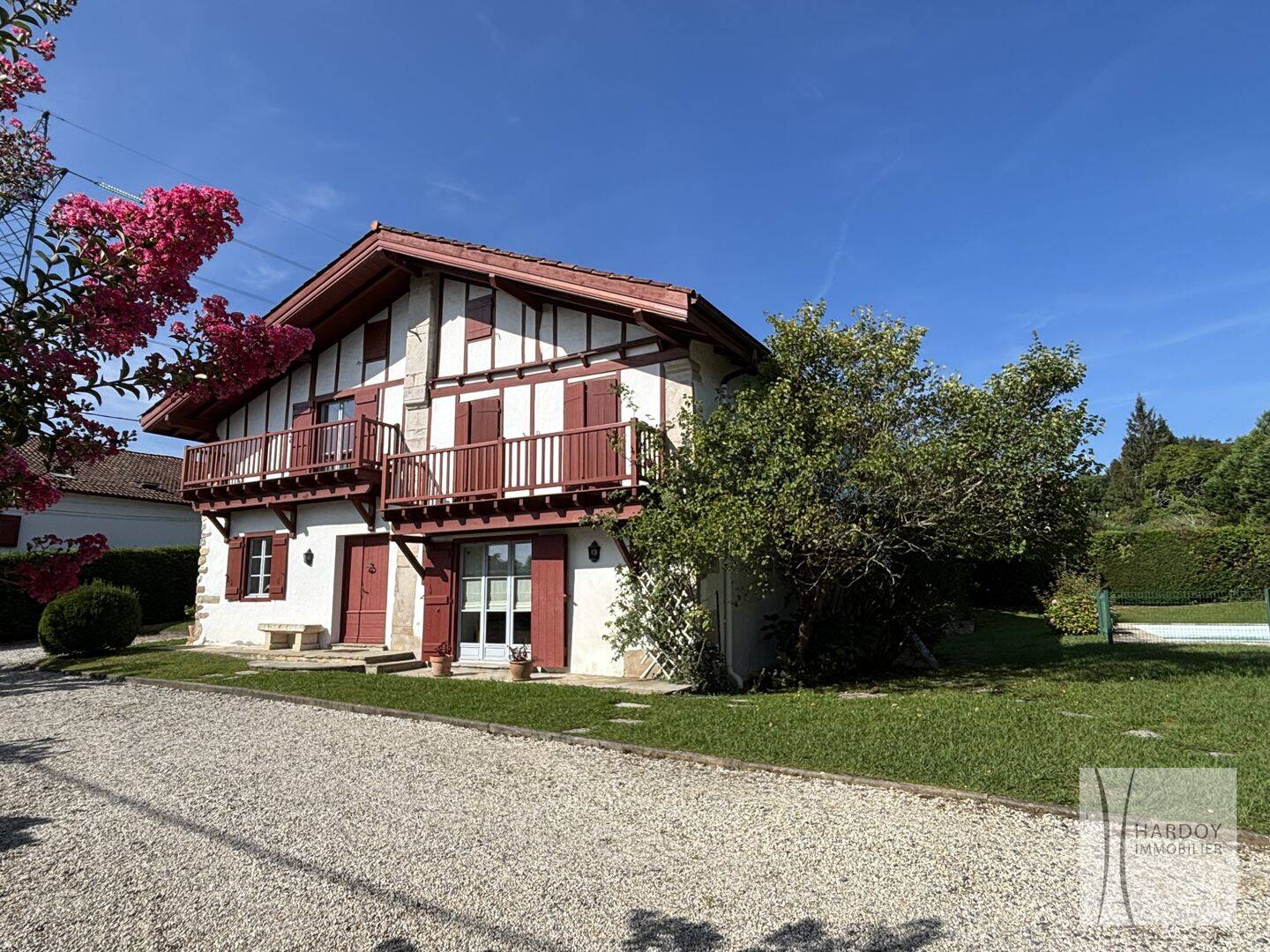 Maison 8 pièces 305 m² · à Ascain · 305 m² · 985 000 €