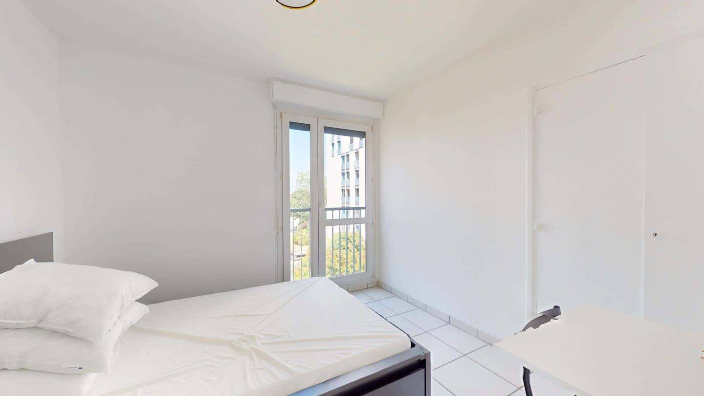 Room in Route de Seysses, Toulouse for 74 m² with 4 bedrooms - C — 1