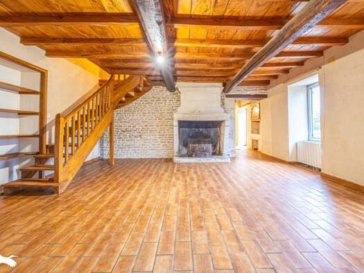Maison à vendre 171 359 € 4 pièces 3 chambres 179 m² 4 690 m² de terrain Maillezais 85420