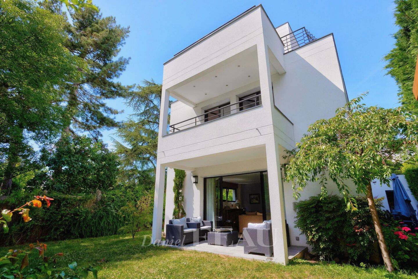 Maison 8 pièces 190 m² · à Saint-Cloud · 190 m² · 2 190 000 €
