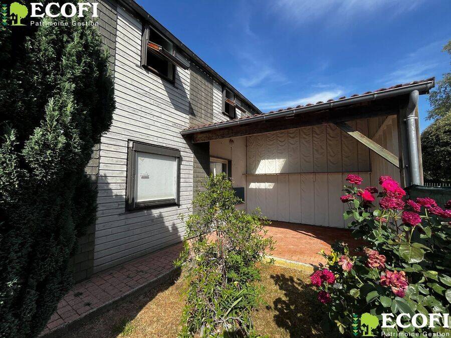Maison 6 pièces 182 m² · à Bressuire · 181,5 m² · 147 000 €