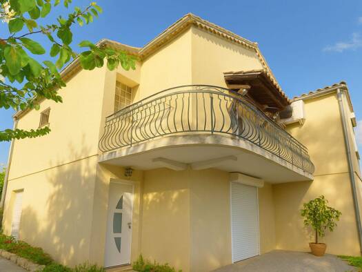 Maison à vendre 330 000 € 7 pièces 4 chambres 160 m² 457 m² de terrain Garons 30128