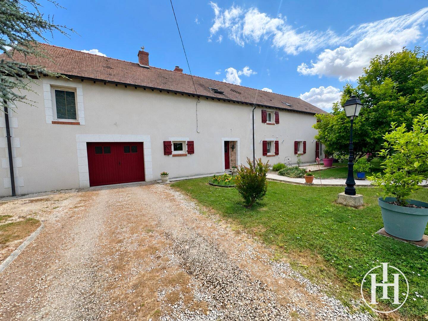 Maison 8 pièces 219 m² · à Sainte-Solange · 219,2 m² · 308 000 €