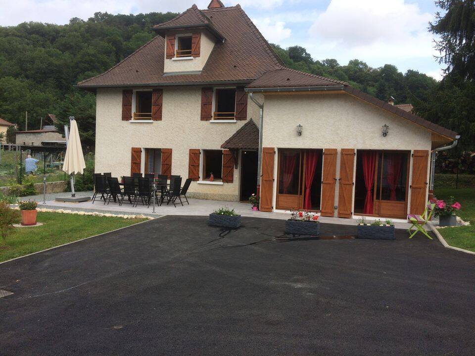 Maison 7 pièces 180 m² · à Apprieu · 180 m² · 1 800 €