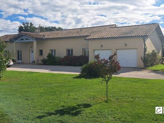 Villa à vendre 454 000 € 7 pièces 5 chambres 222 m² 3 446 m² de terrain Saint-Élix-le-Château 31430