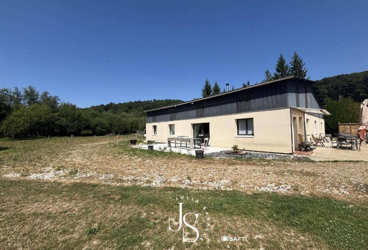 Maison 5 pièces 167 m² · à Maulévrier-Sainte-Gertrude · 167 m² · 250 000 €