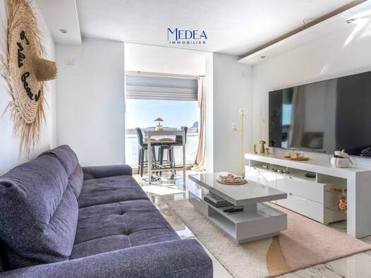 Appartement à vendre 345 000 € 3 pièces 2 chambres 50 m² Étage 1/2 Est La Ciotat 13600