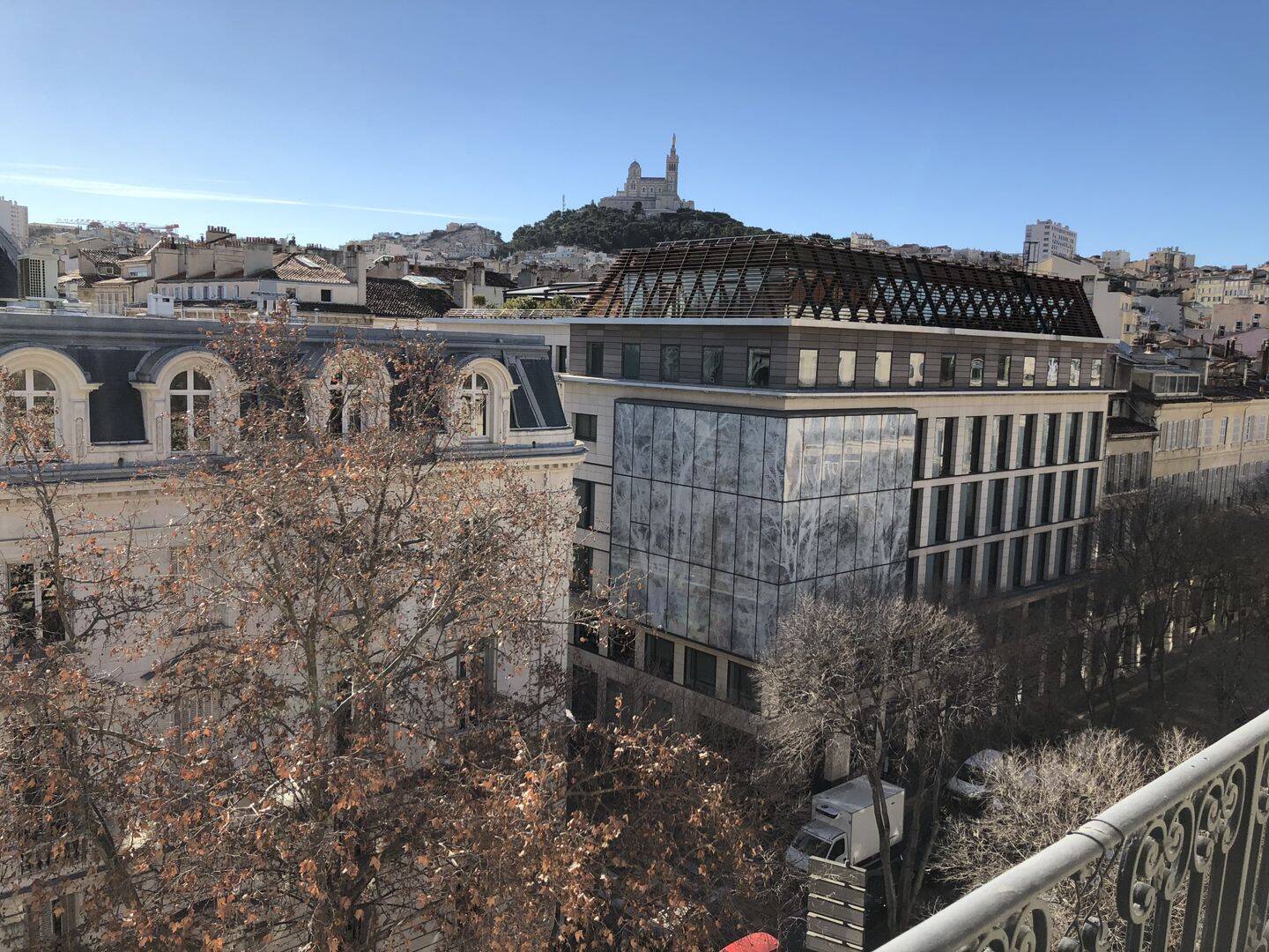 Appartement 3 pièces 148 m² · à Marseille 6ème Arrondissement · 148 m² · 2 400 €/mois