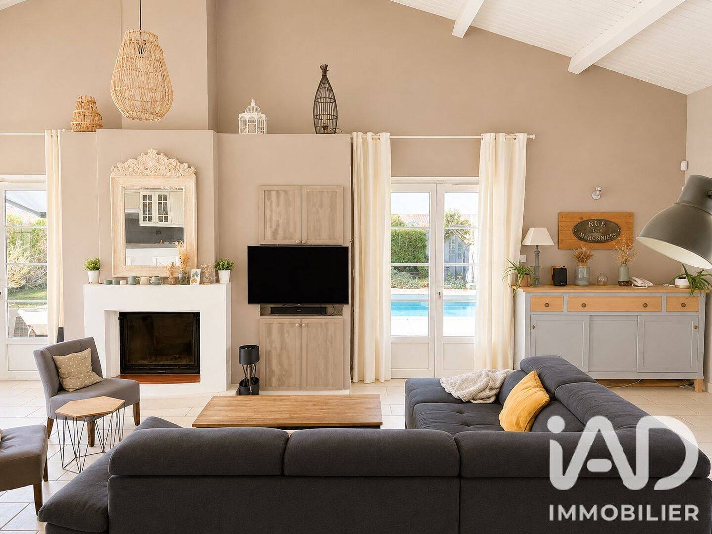 Maison 6 pièces 215 m² · à Saint-Vivien · 215 m² · 699 000 €