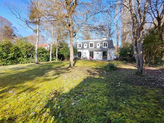 Maison à vendre 1 180 000 € 9 pièces 4 chambres 205 m² 924 m² de terrain L'Étang-la-Ville 78620