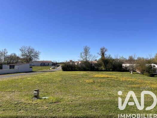 Terrain constructible à vendre 19 900 € 800 m² de terrain Vernoux-sur-Boutonne 79170