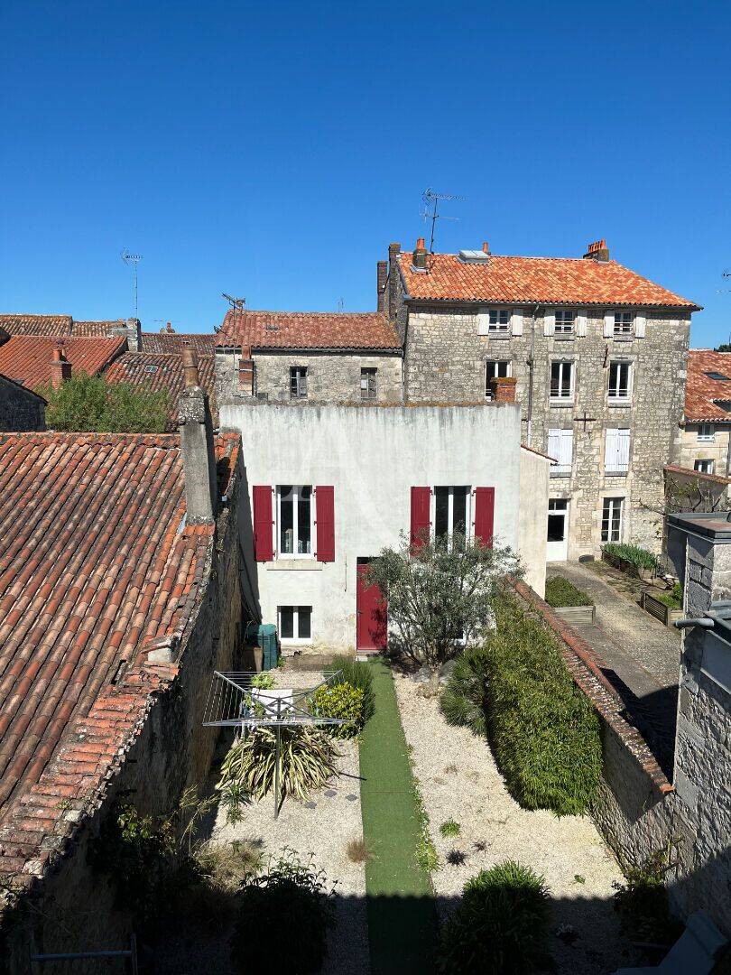 Maison 7 pièces 136 m² · à Fontenay-le-Comte · 136 m² · 243 800 €