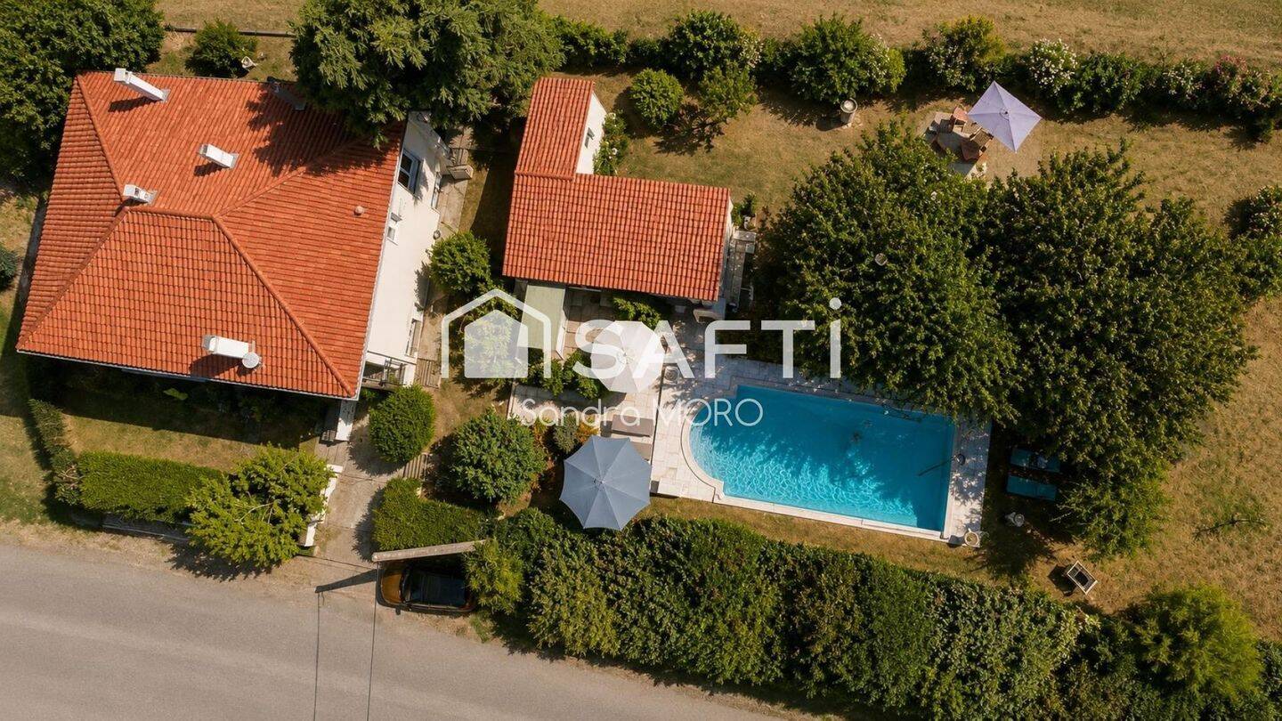 Maison 5 pièces 113 m² · à Montignac-Toupinerie · 113 m² · 234 000 €