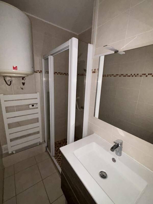 A LOUER - T3 MEUBLE AVEC BALCON - 3 RUE PIERRE RUIBET — 11