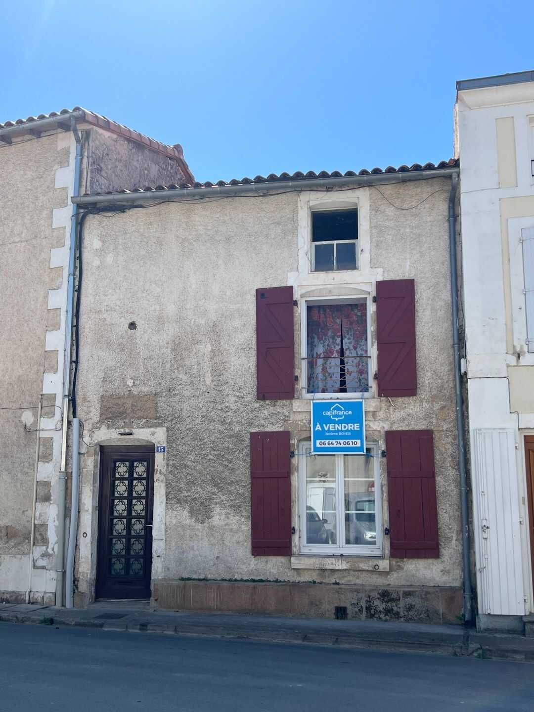 Maison 5 pièces 140 m² · à La Mothe-Saint-Héray · 140 m² · 68 600 €