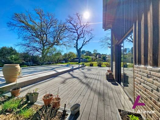 Maison à vendre 599 000 € 6 pièces 4 chambres 219 m² 1 150 m² de terrain Salles 33770