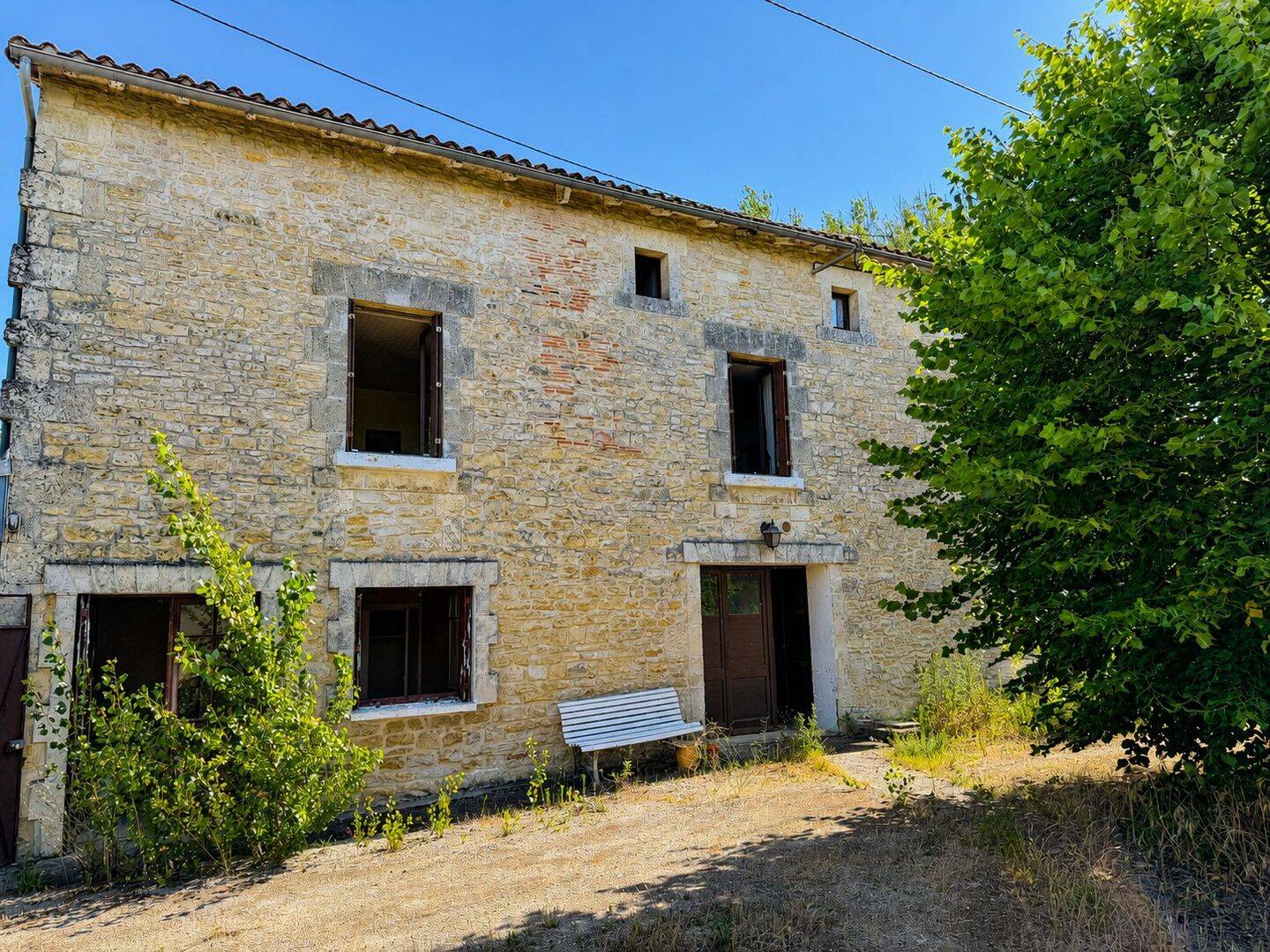 Maison 5 pièces 120 m² · à Ruffec · 120 m² · 99 900 €