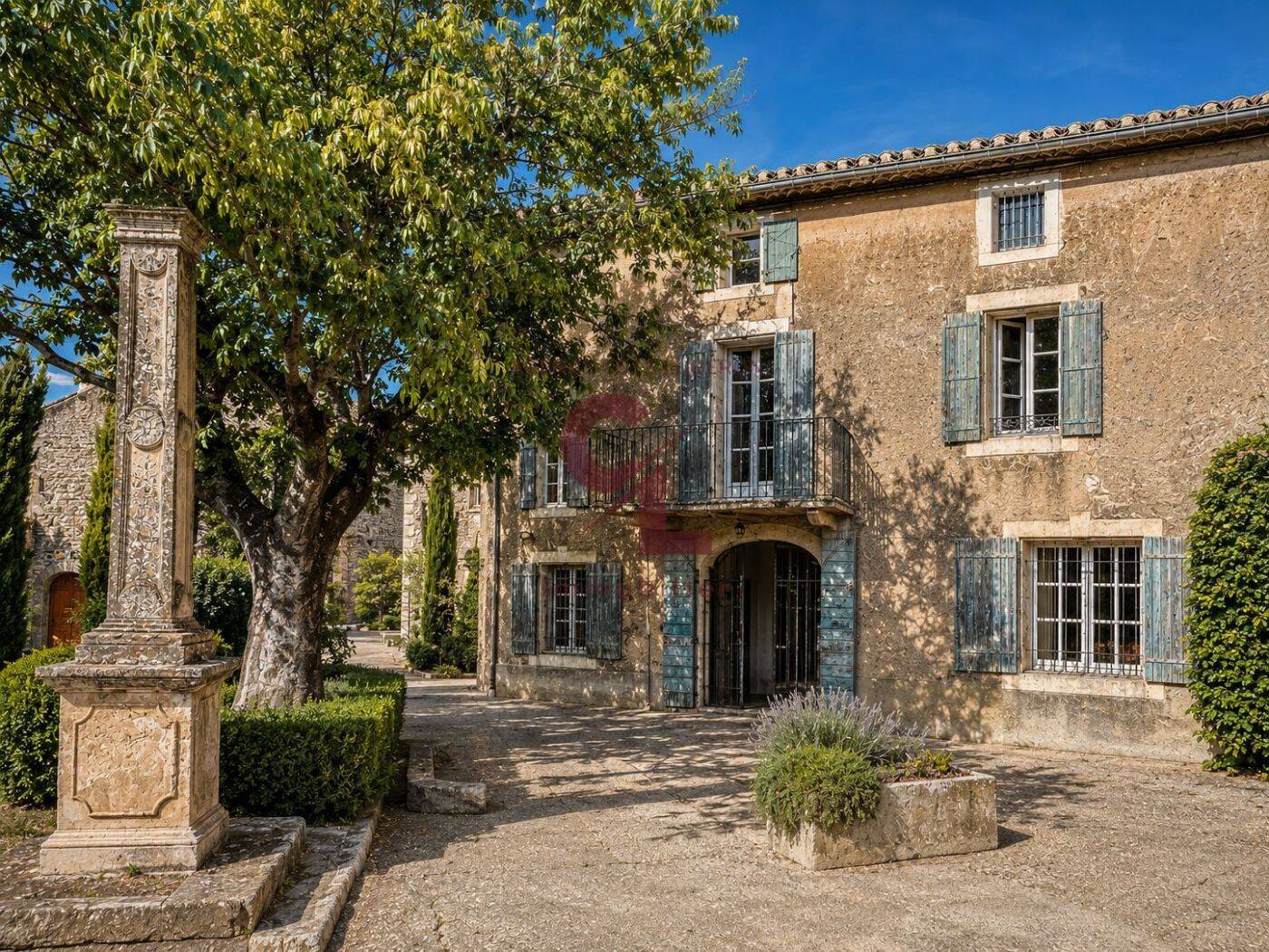Maison 9 pièces 285 m² · à Cabrières-d'Avignon · 285 m² · 880 000 €
