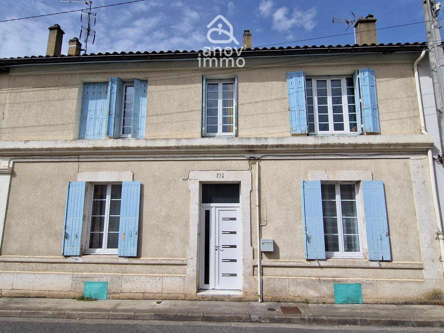 Maison 7 pièces 160 m² · à Angoulême · 160 m² · 220 000 €