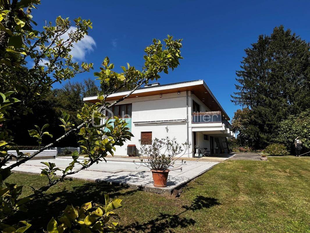Maison 8 pièces 300 m² · à Bourg-en-Bresse · 300 m² · 465 000 €