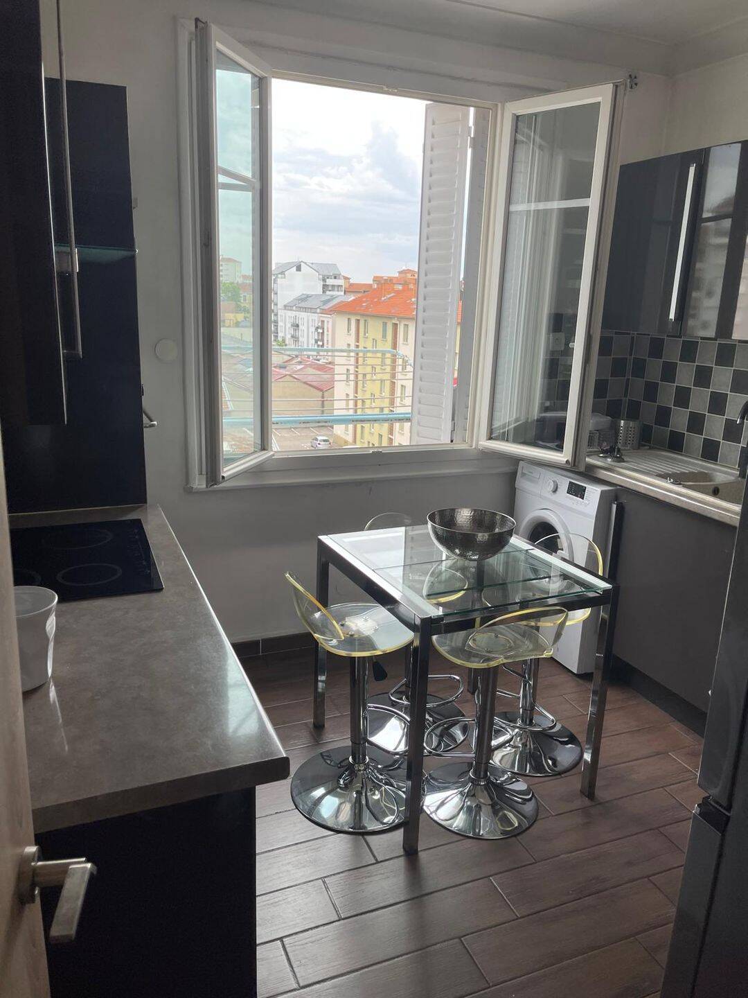 4 pièces 109 m² · à Villeurbanne · 109 m² · 1 690 €