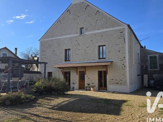 Maison à vendre 360 000 € 8 pièces 4 chambres 143 m² 914 m² de terrain Bouray-sur-Juine 91850