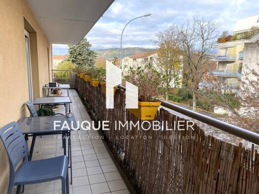 Appartement à louer 850 € 3 pièces 2 chambres 72,7 m² Étage 1/4 Valence Sud Valence 26000