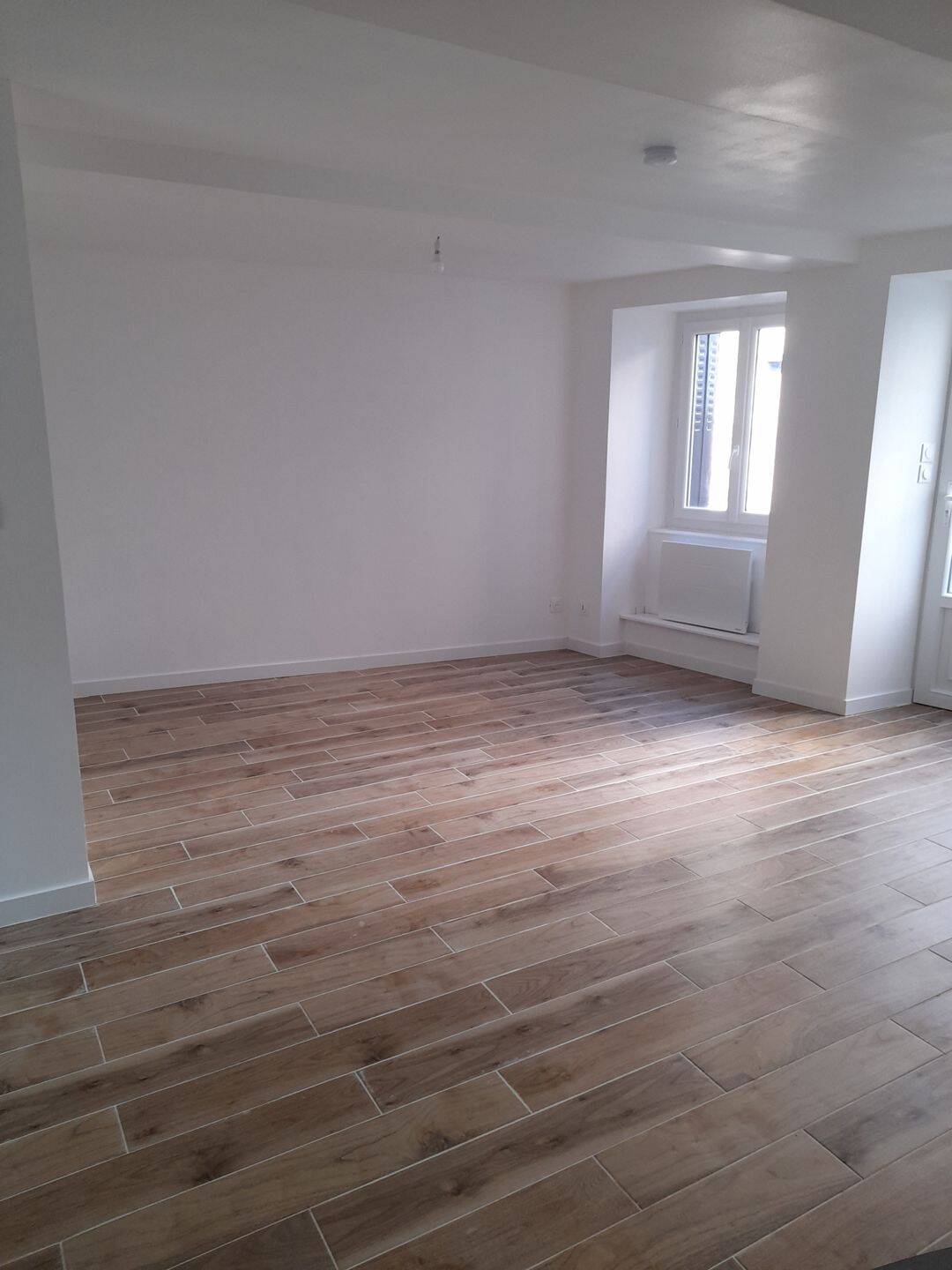 Maison 4 pièces 68 m² · à Haute-Rivoire · 68 m² · 625 €