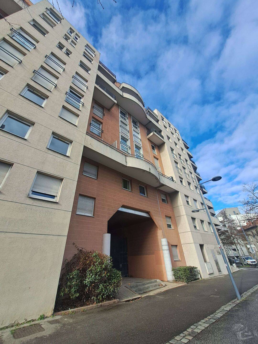 Appartement 5 pièces 104 m² · à Lyon 3ème Arrondissement · 104,5 m² · 1 325 €/mois