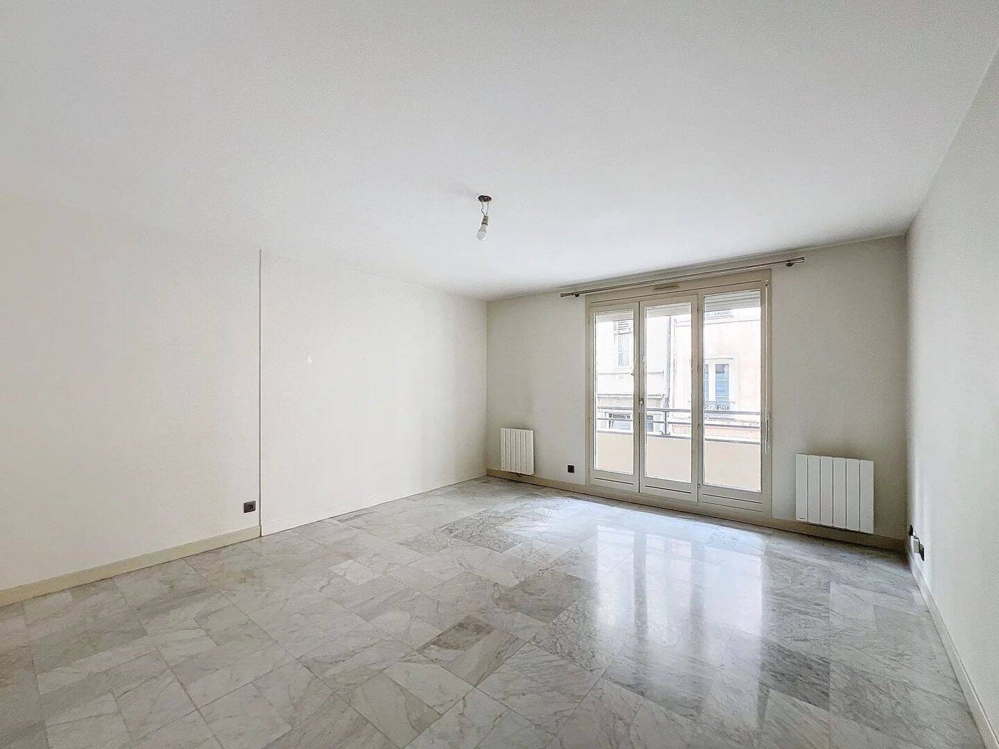 Appartement 4 pièces 83 m² · à Lyon 7ème Arrondissement · 83 m² · 1 390 €