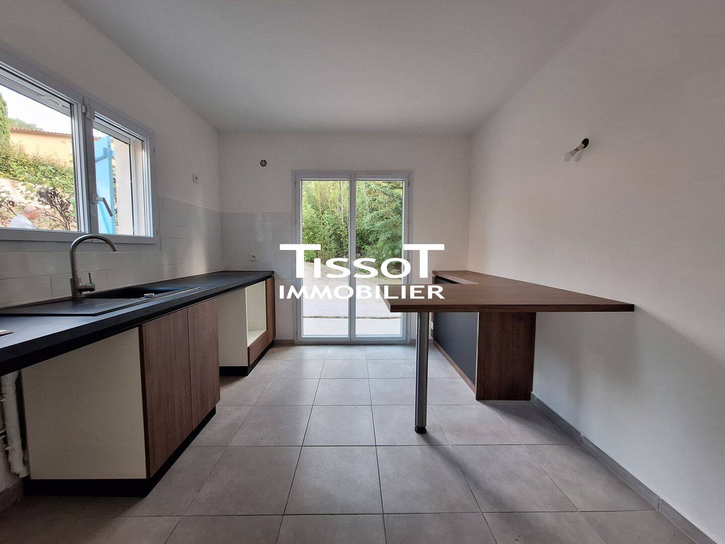 Maison 4 pièces 93 m² · à Nîmes · 92,7 m² · 1 213 €
