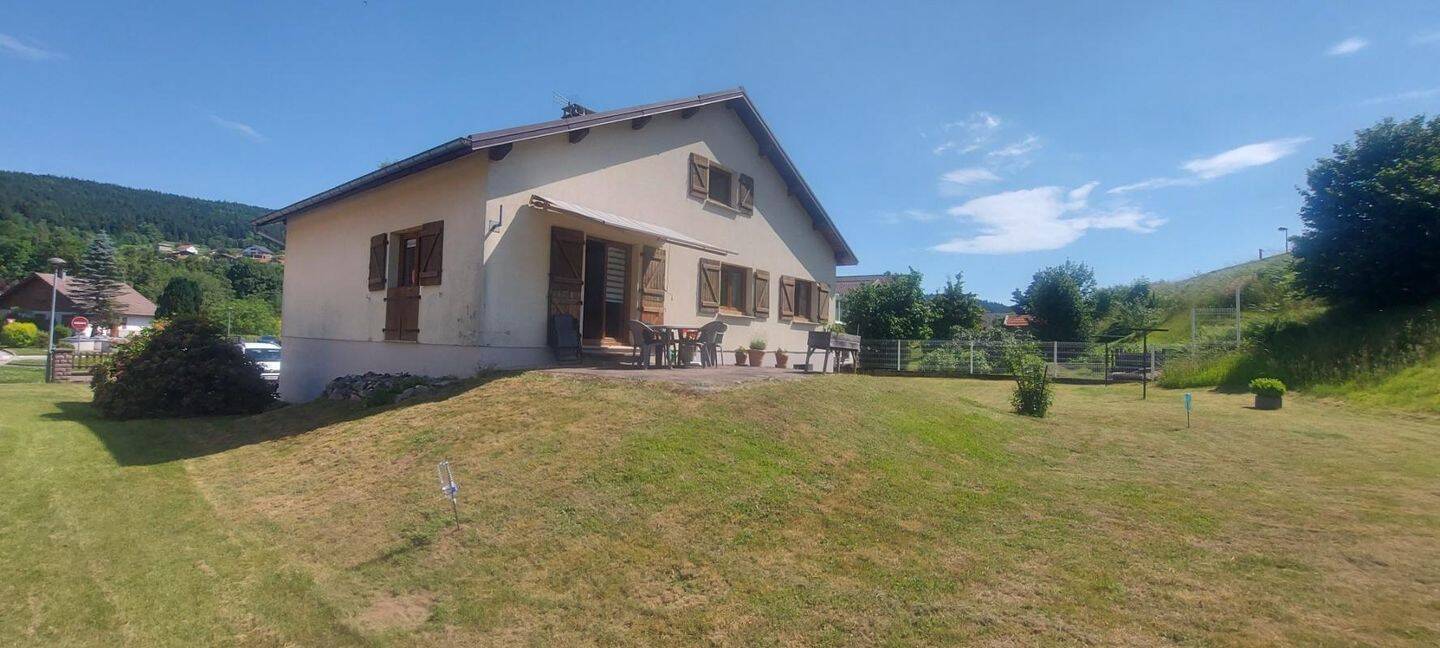 Maison 7 pièces 147 m² · à Xonrupt-Longemer · 146,6 m² · 240 000 €