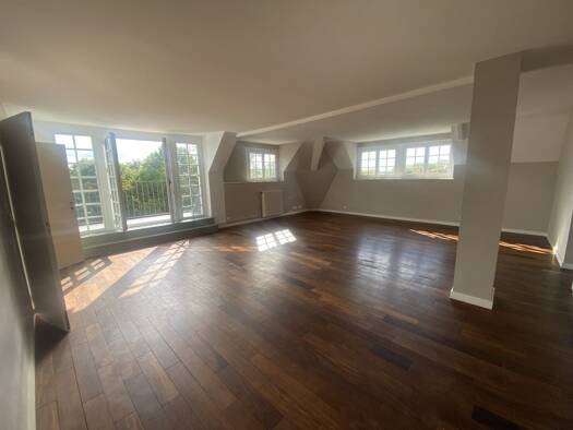Duplex à louer 3 395 € 6 pièces 4 chambres 179 m² Étage 3/2 Les Metz-Pont Colbert Jouy-en-Josas 78350