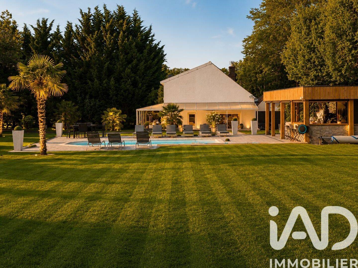 Maison 10 pièces 412 m² · à Villeneuve-sur-Yonne · 412 m² · 629 000 €