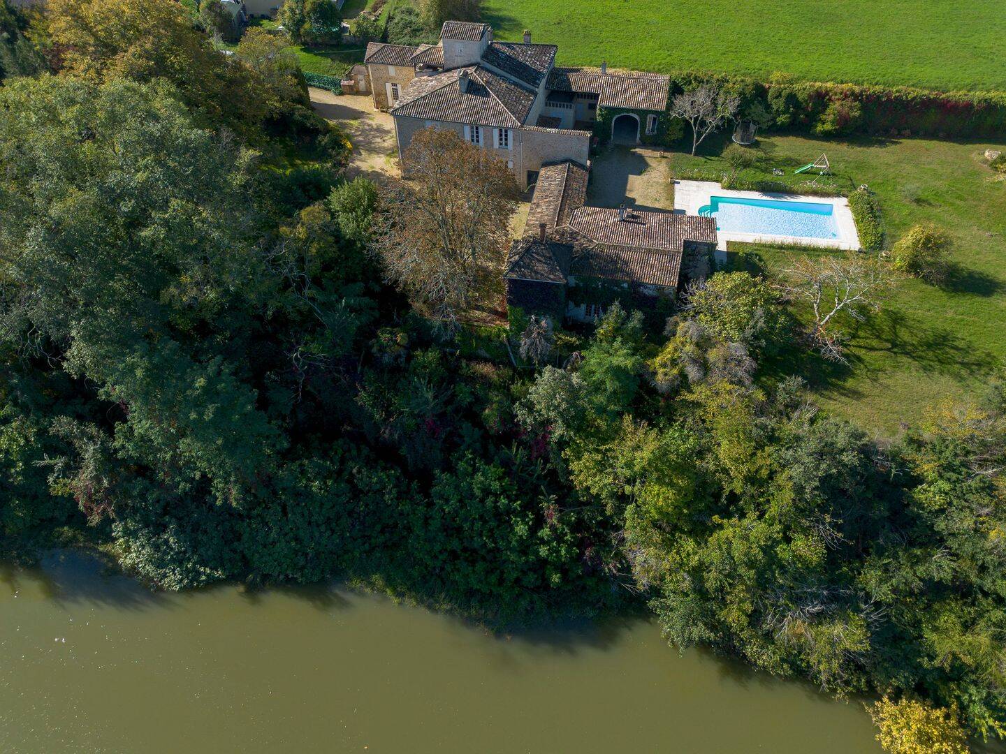 Maison 12 pièces 540 m² · à Langon · 540 m² · 590 000 €