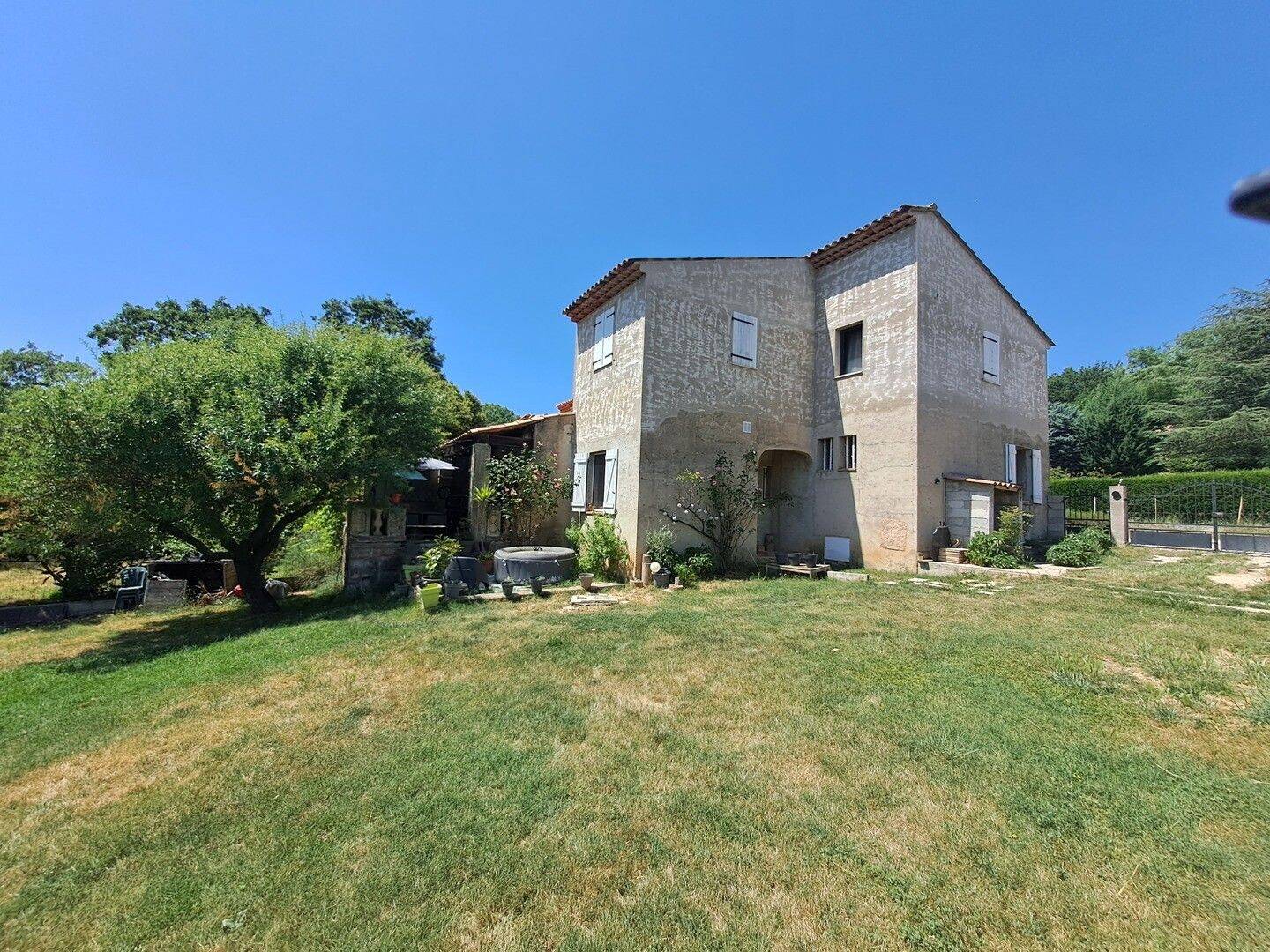 Maison 8 pièces 141 m² · à La Bastide-des-Jourdans · 141 m² · 419 000 €
