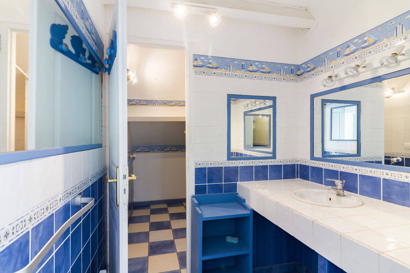 Maison 6 pièces 140 m² · à Neuvic · 140 m² · 1 300 €