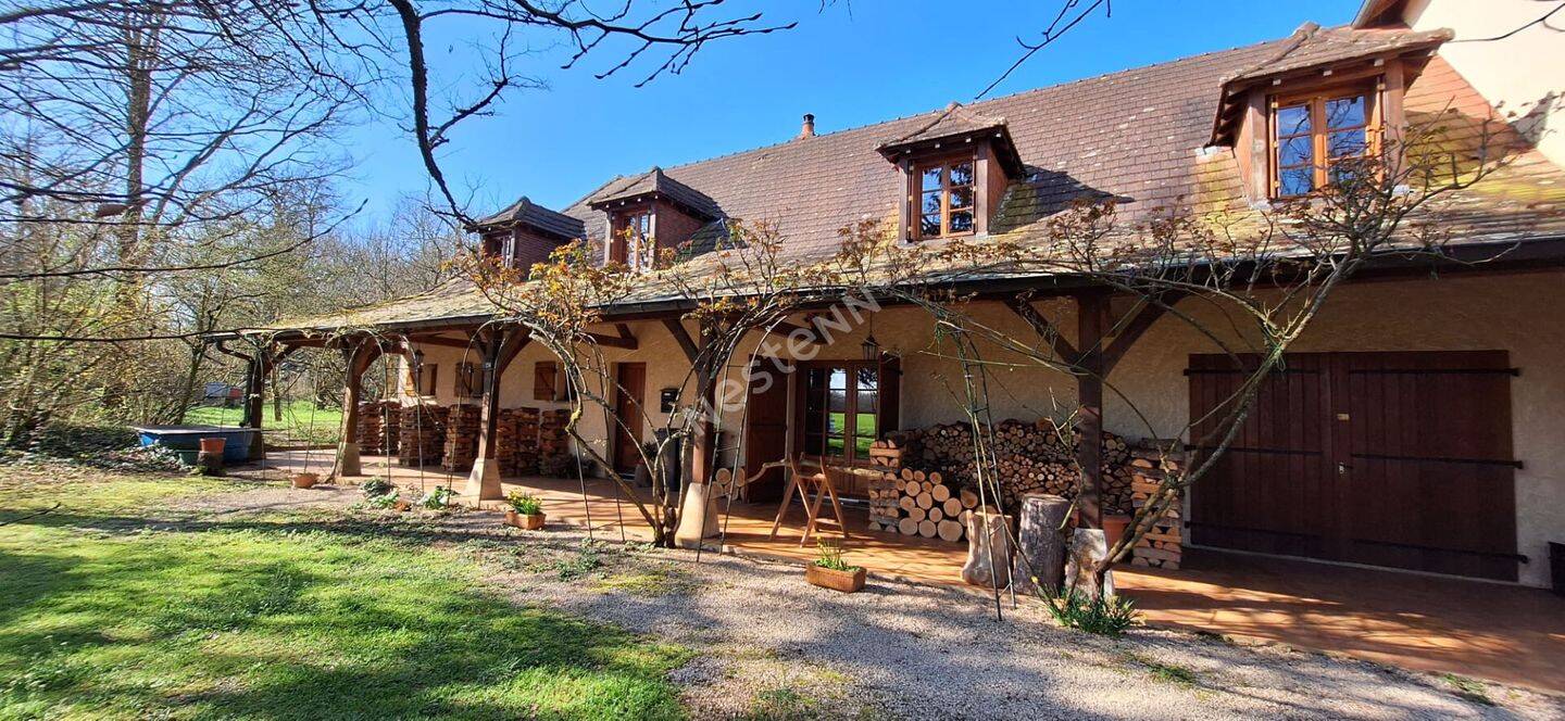 Maison 6 pièces 276 m² · à Romenay · 276,1 m² · 399 000 €